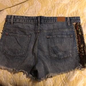 BDG Urban Outfitters Jean Shorts with Embroidery 31